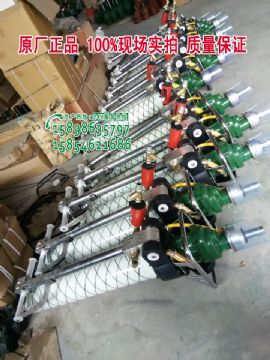 點(diǎn)擊查看詳細(xì)信息<br>標(biāo)題：發(fā)往山西太原MQT-120/2.3氣動(dòng)錨桿鉆機(jī)及配件 閱讀次數(shù)：2100