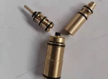 點擊查看詳細信息<br>標題：氣動錨桿鉆機上面氣馬達閥組 閱讀次數(shù)：1639